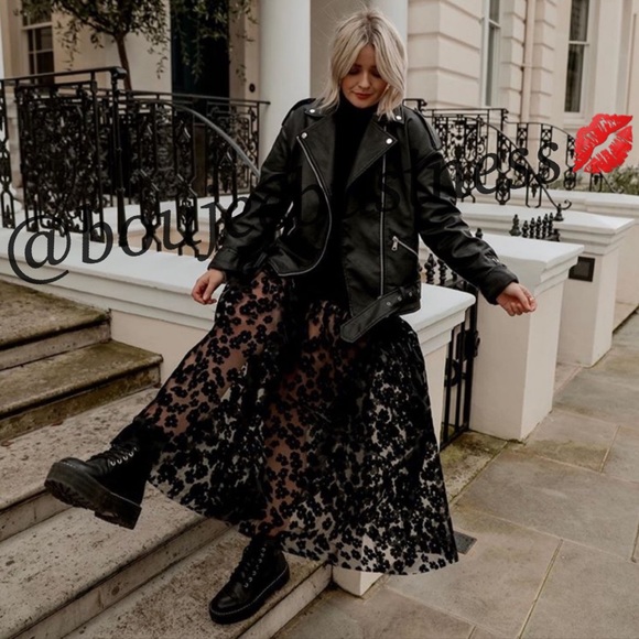 ZARA Embroidered Skirt - Picture 5 of 8